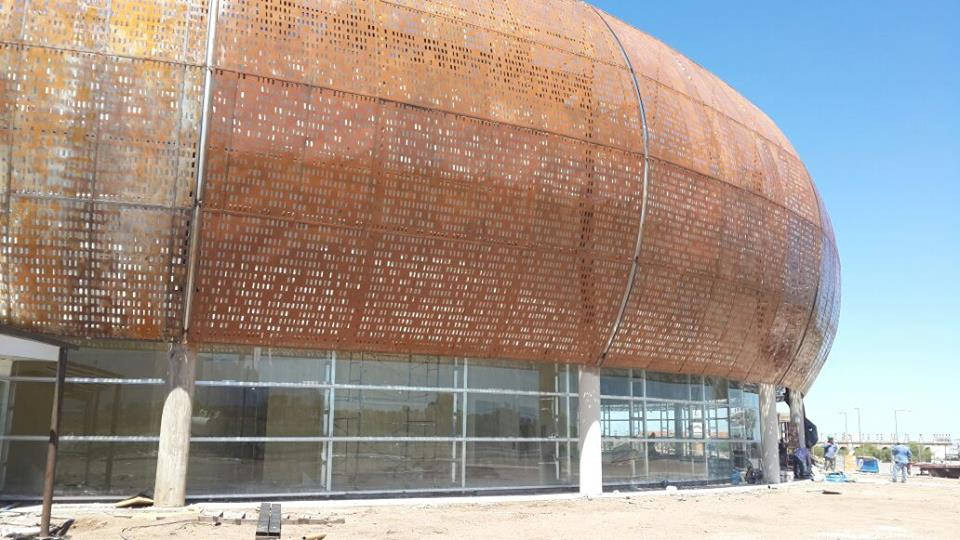 Fachada del Centro de Convenciones de La Punta